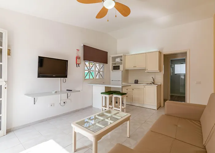 Vista - Adults Only Апарт-отель 3*