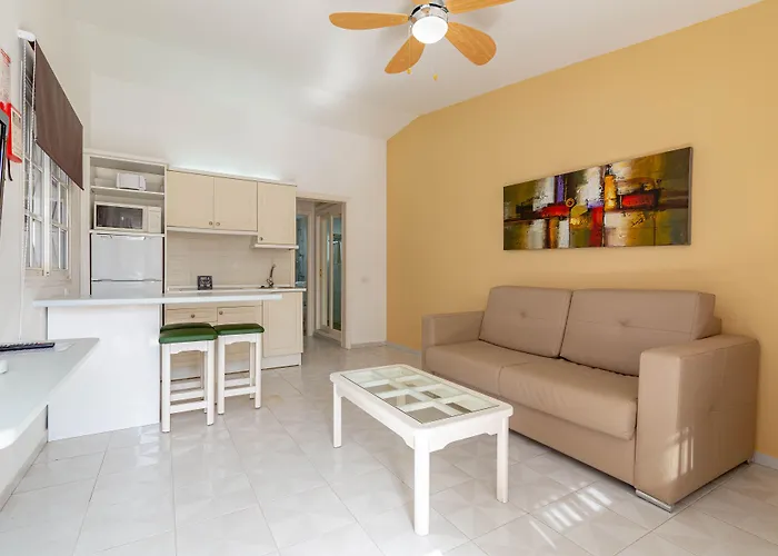 Vista - Adults Only Апарт-отель 3*