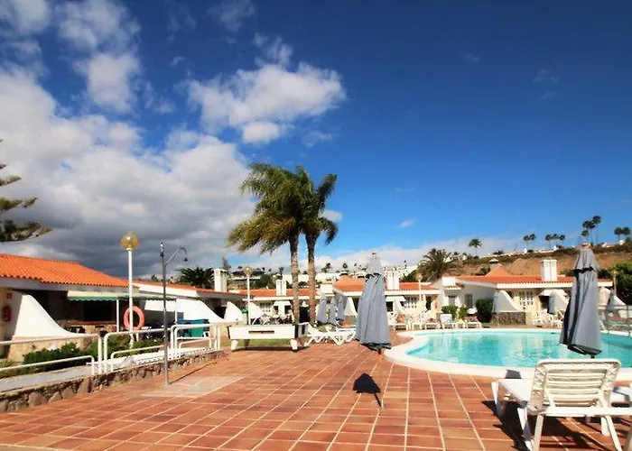 Vista - Adults Only Апарт-отель 3*